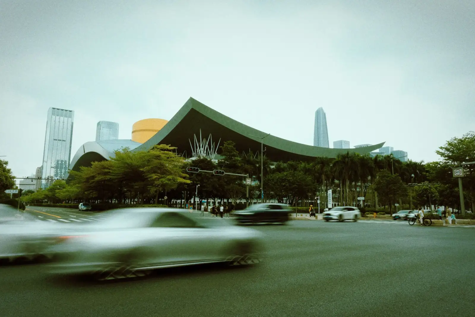 2025年新媒体运营趋势：品牌全链路传播策略解析